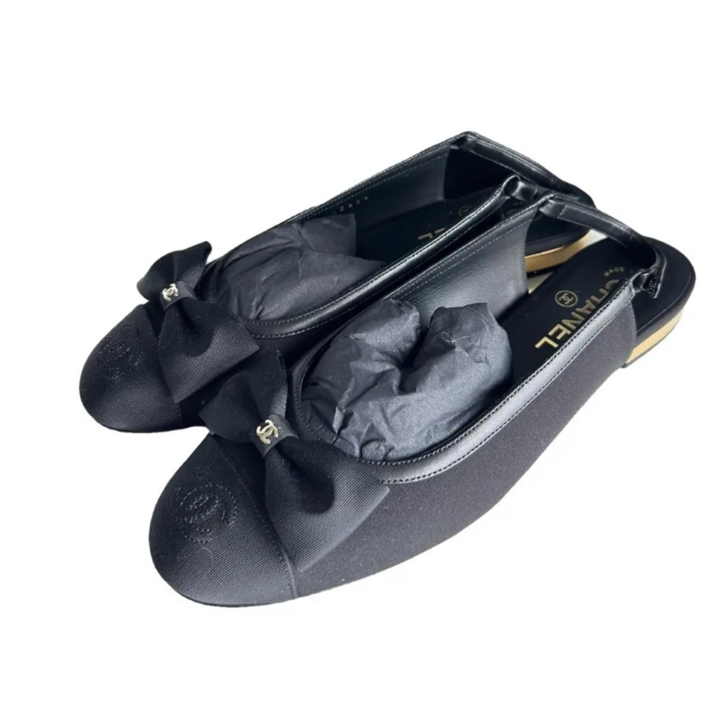 New CHANEL Black Flats with Bow Detail